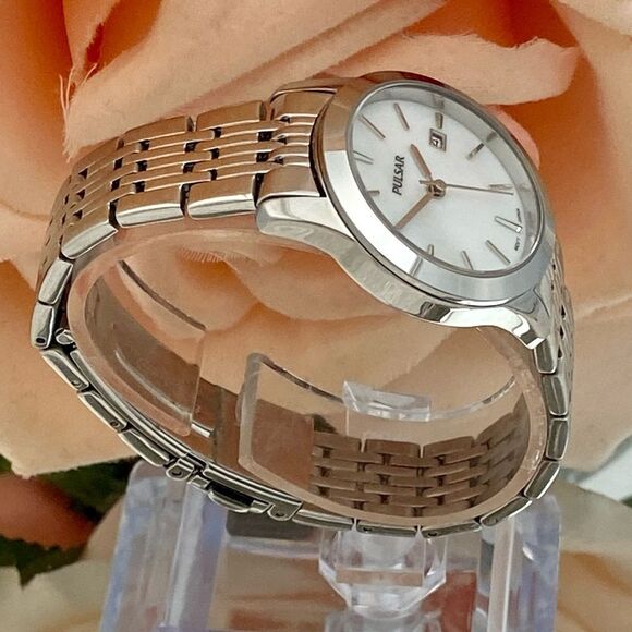 Pulsar by Seiko Classic Ladies Mother of Pearl Dial Watch - Picture 5 of 14